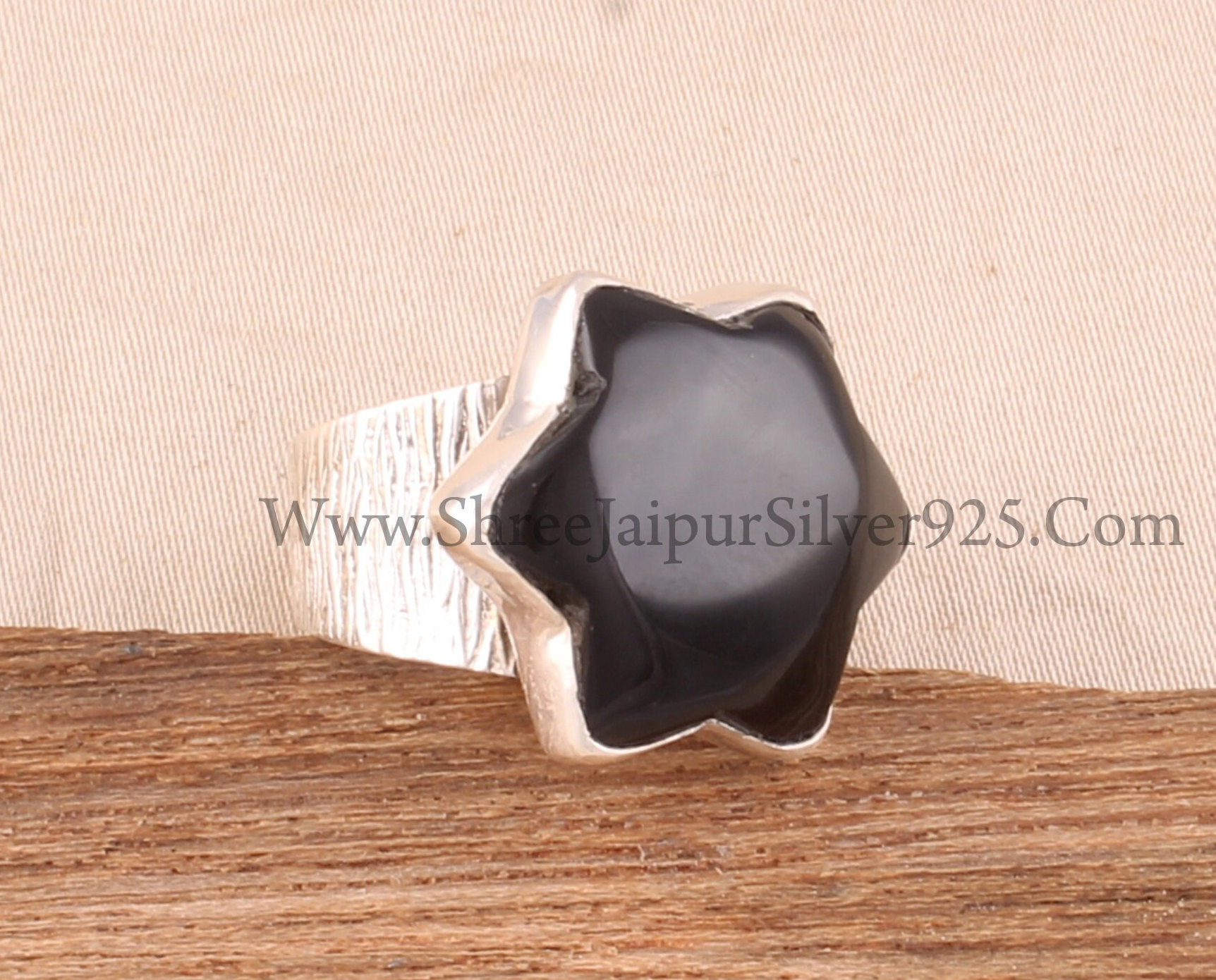 Natürlicher Schwarzer Onyx-stern-Ring Aus Massivem 925Er-sterlingsilber Für Frauen, Handgefertigter, Gehämmerter Designer-Bandring Ausgefallenem von ShreeJaipurSilver925