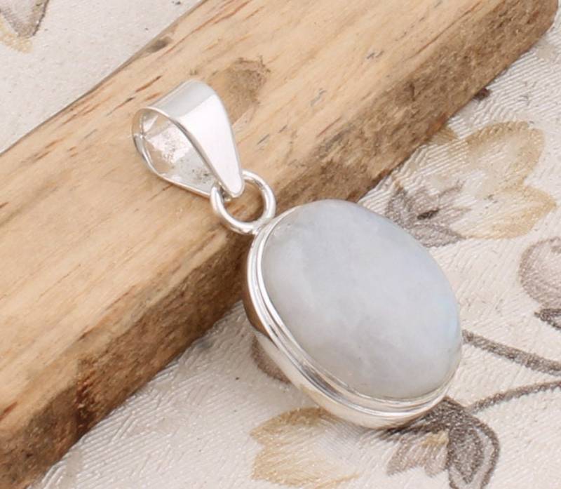 Regenbogen Mondstein Anhänger Handgefertigtes Sterling Silber Oval Cabochon von ShreeJaipurSilver925