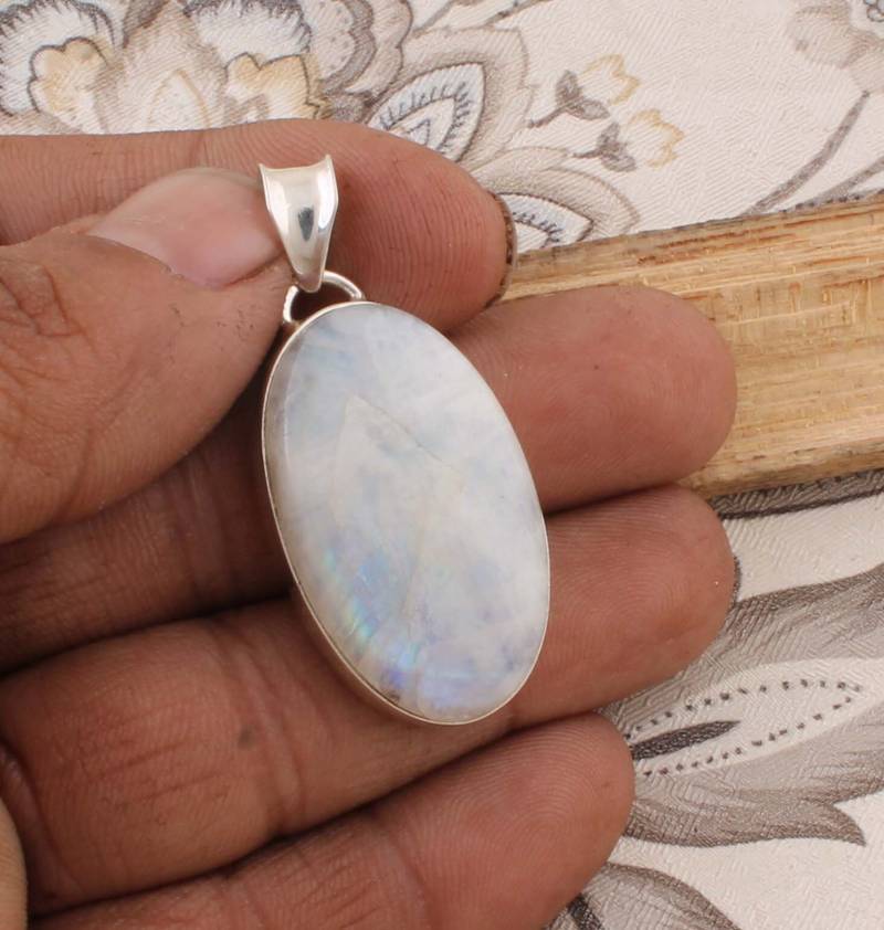 Regenbogen Mondstein Anhänger Ovaler Sterling Silber Boho-Hochzeitsanhänger von ShreeJaipurSilver925