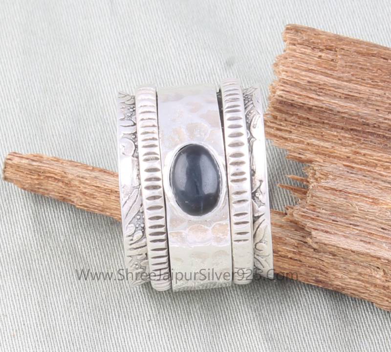 Schwarze Onyx Gravierte Band Solide 925 Sterling Silber Spinner Ring Für Frauen, Handgemachte Gehämmerte Fidget Geschenke Jubiläum von ShreeJaipurSilver925