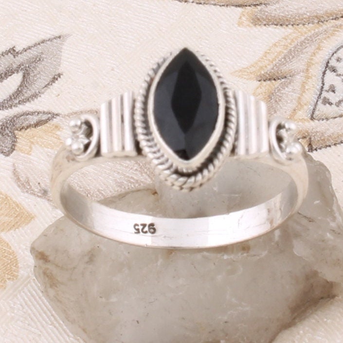 Schwarzer Onyx Ring 925 Sterling Silber Boho Cut Stone von ShreeJaipurSilver925