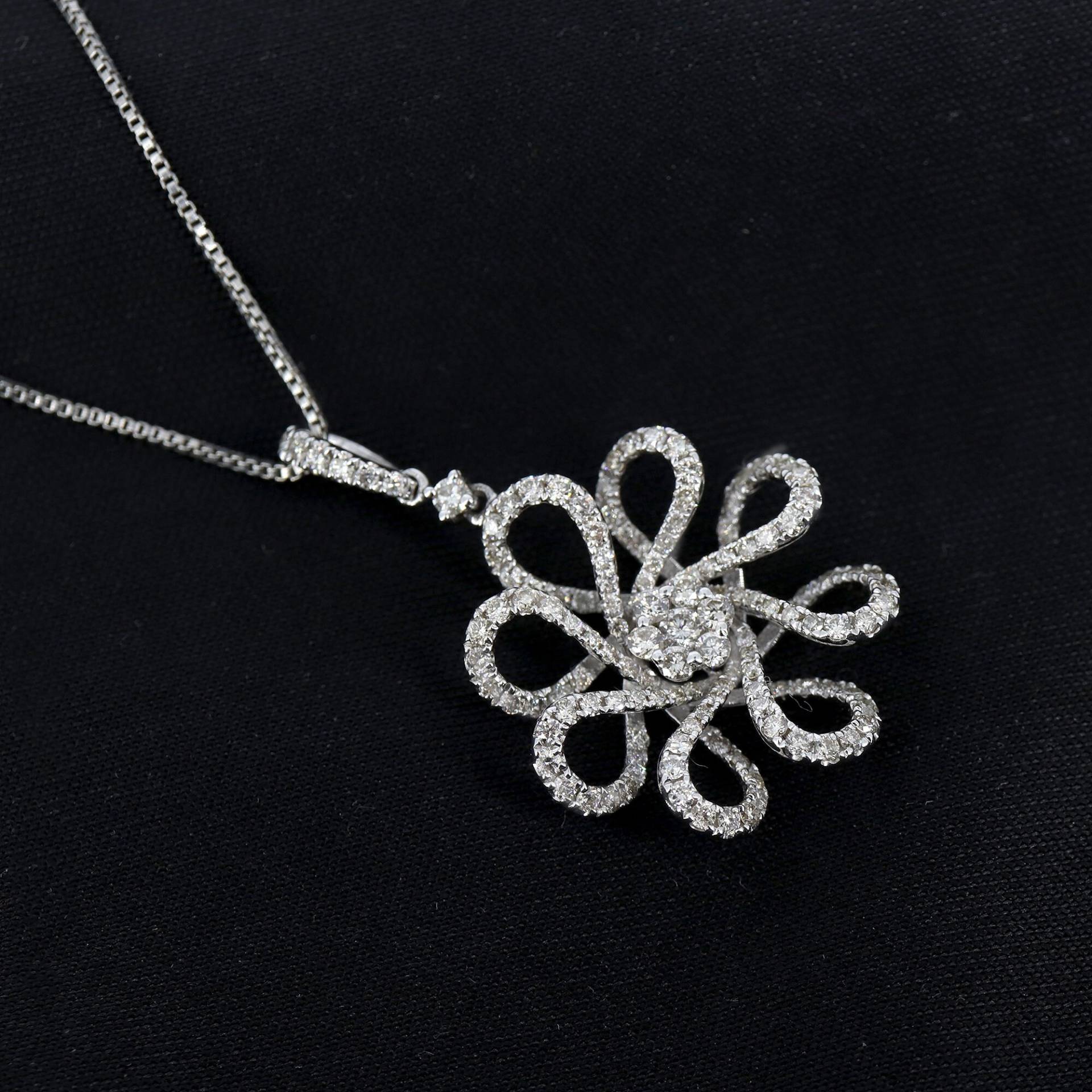 0, 83 Karat Diamant Anhänger Halskette, Massives 18K Weißgold, Blumen Anhänger, Rundschliff Natürliche Diamanten, Geburtstagsgeschenk Für Mama von Shubhkrishnajewels