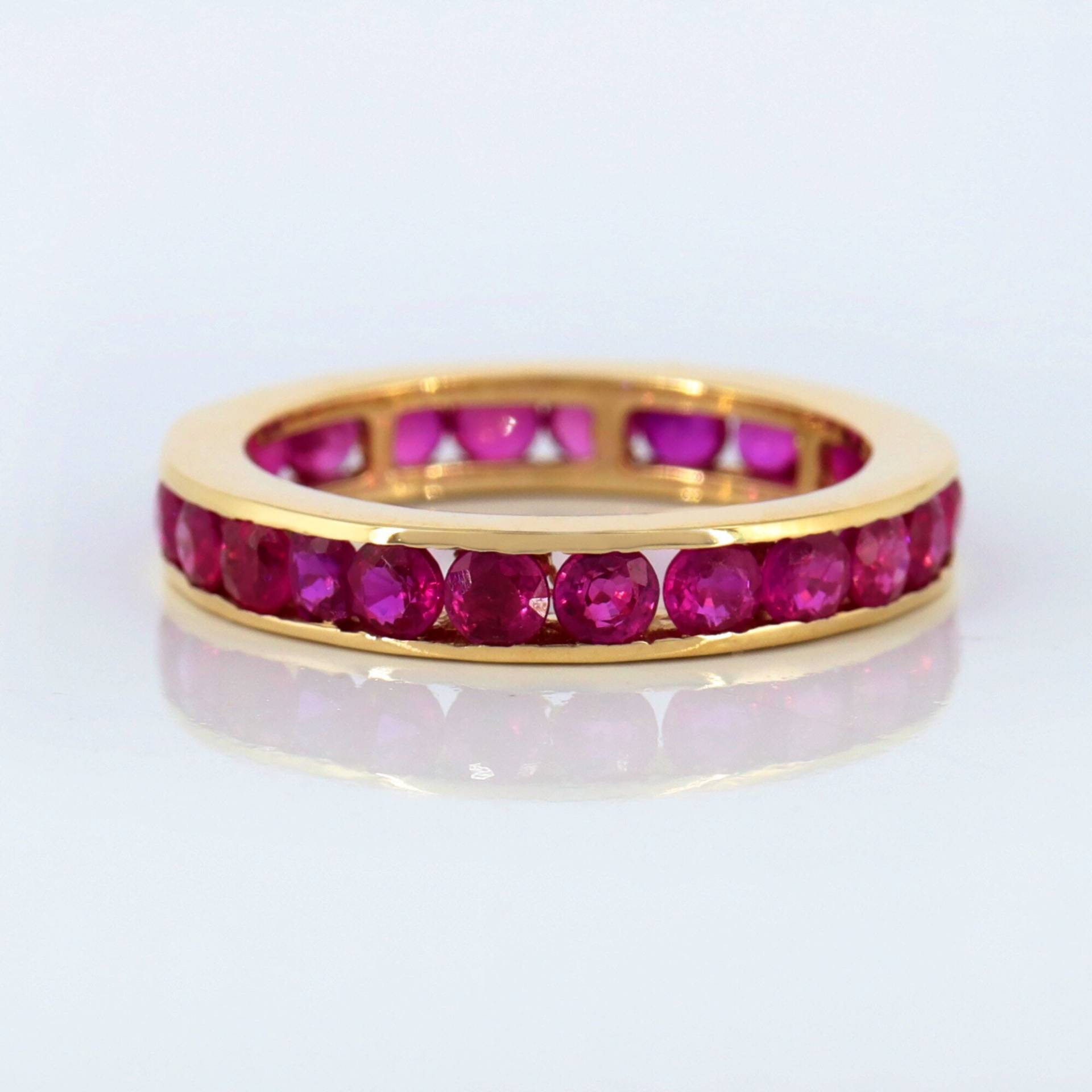 14K Gelbgold Wunderschönes Ringset Mit Natürlichem Rubin, Full Eternity Band, Verlobungsring, Ehering, Jubiläumsring von Shubhkrishnajewels