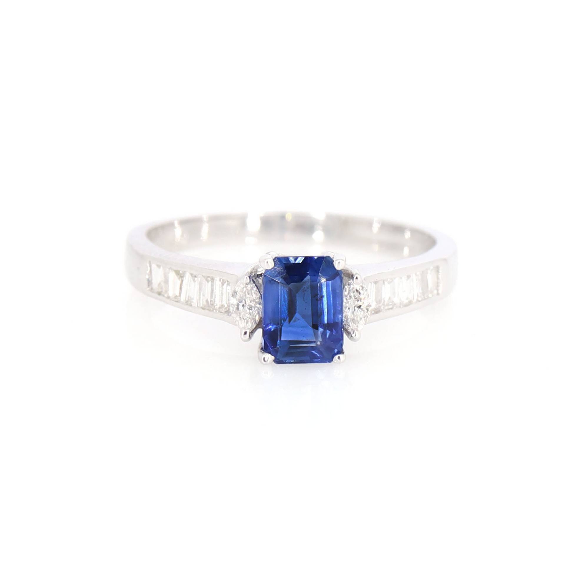 Campari Ring, Marquise Baguette Cut Diamant Saphir 18K Massiv Weiß Gold Verlobungsring. Blau Violetter Ring von Shubhkrishnajewels