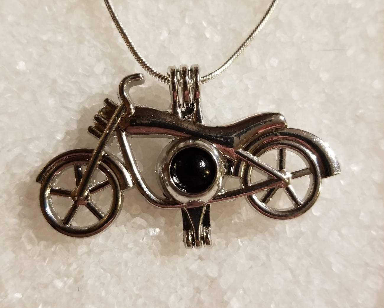 Versilberter Motorrad Perlenkäfig Anhänger Mit 925 Sterling Silber Schlangenkette | Perlen Nicht Inklusive von ShuckingAwesome