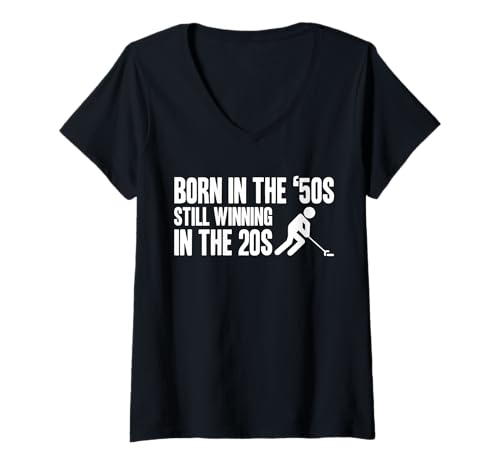 Damen Born In The 50s Still Winning In The 20s Shuffleboard Player T-Shirt mit V-Ausschnitt Damen Born In The 50s Still Winning In The 20s Shuffleboard Player T-Shirt mit V-Ausschnitt von Shuffleboard Spiel Sportart Designs Idee