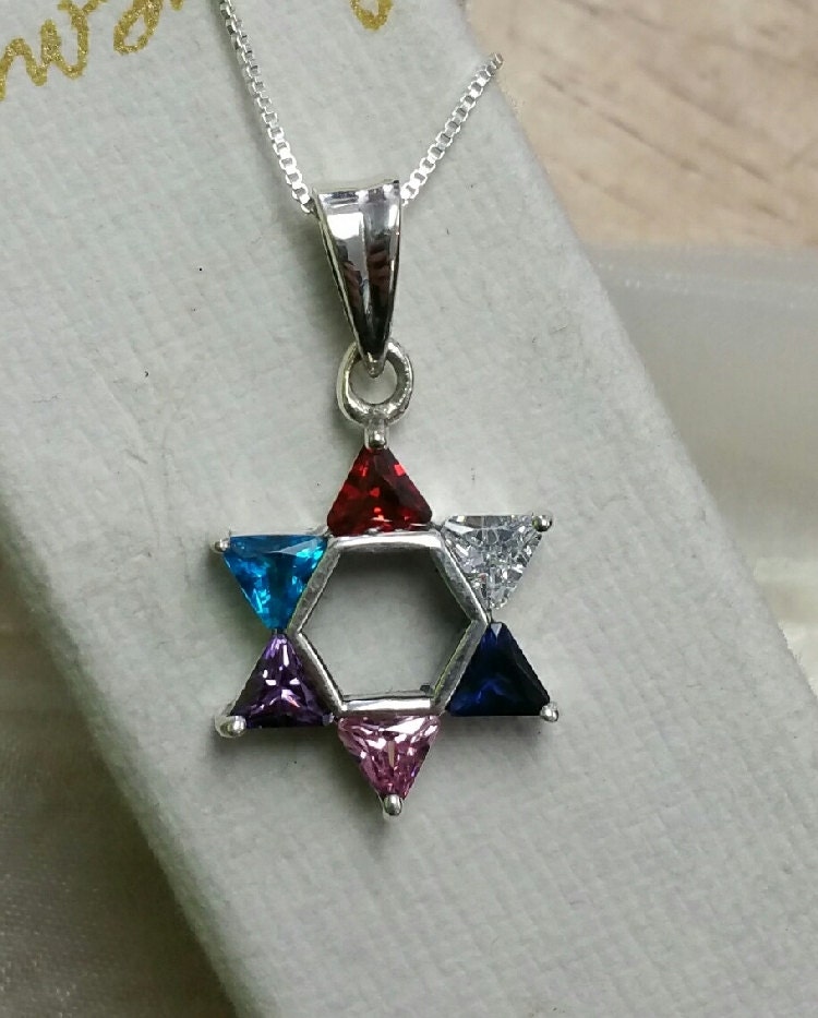 Multi Color Davidstern Halskette, Sterling Magen David Mit Dreieck Steinen - Abgebildet Ist Größe M von ShukisJudaica