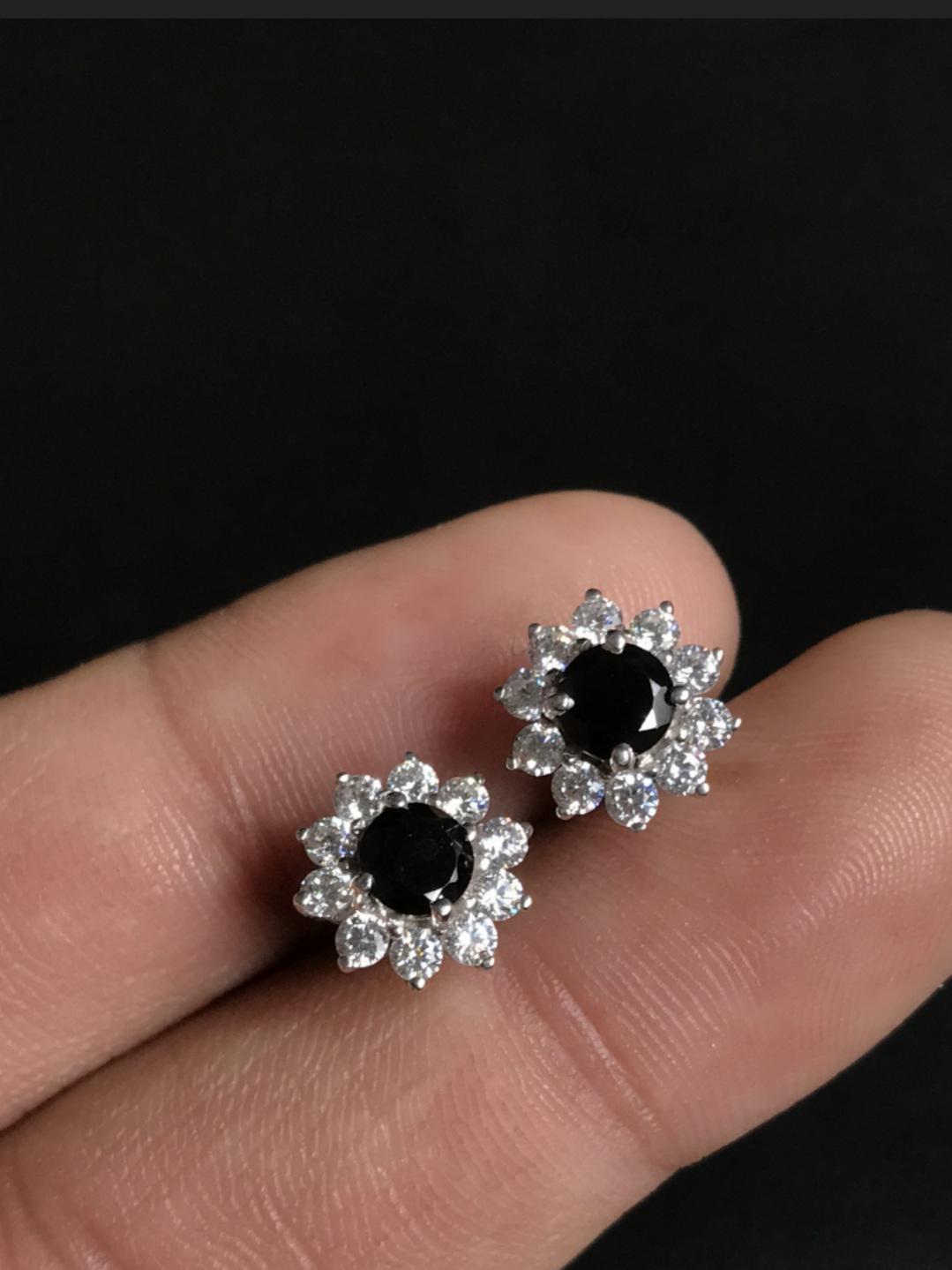 Silver Earrings With Moissanite & Black Spinel Silver Earrings With Moissanite & Black Spinel von Shumck