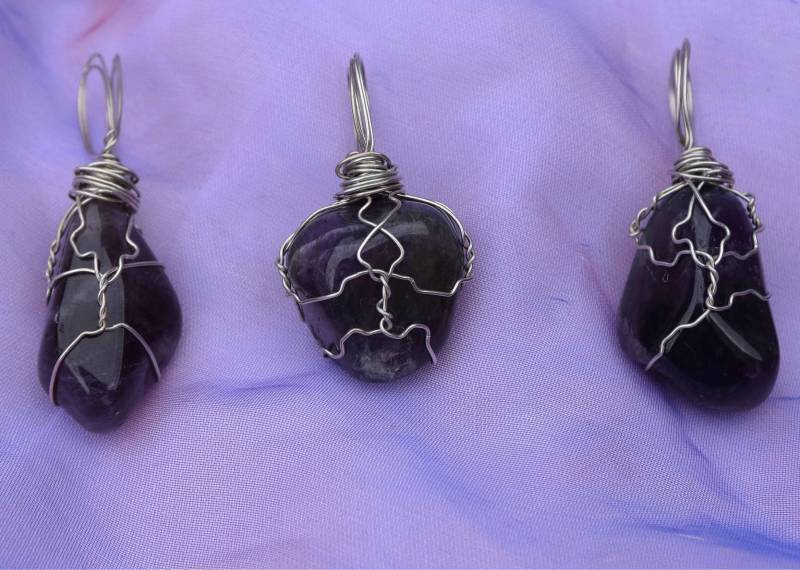 Dunkle Amethyst Anhänger, Draht Umwickelt Kostbaren Stein, Handgemachte Halskette, Unisex Geschenk Für Ihn Oder Sie, Elegante Heilung Boho Kristall Dunkle Amethyst Anhänger, Draht Umwickelt Kostbaren Stein, Handgemachte Halskette, Unisex Geschenk Für Ihn Oder Sie, Elegante Heilung Boho Kristall von ShyEclipse