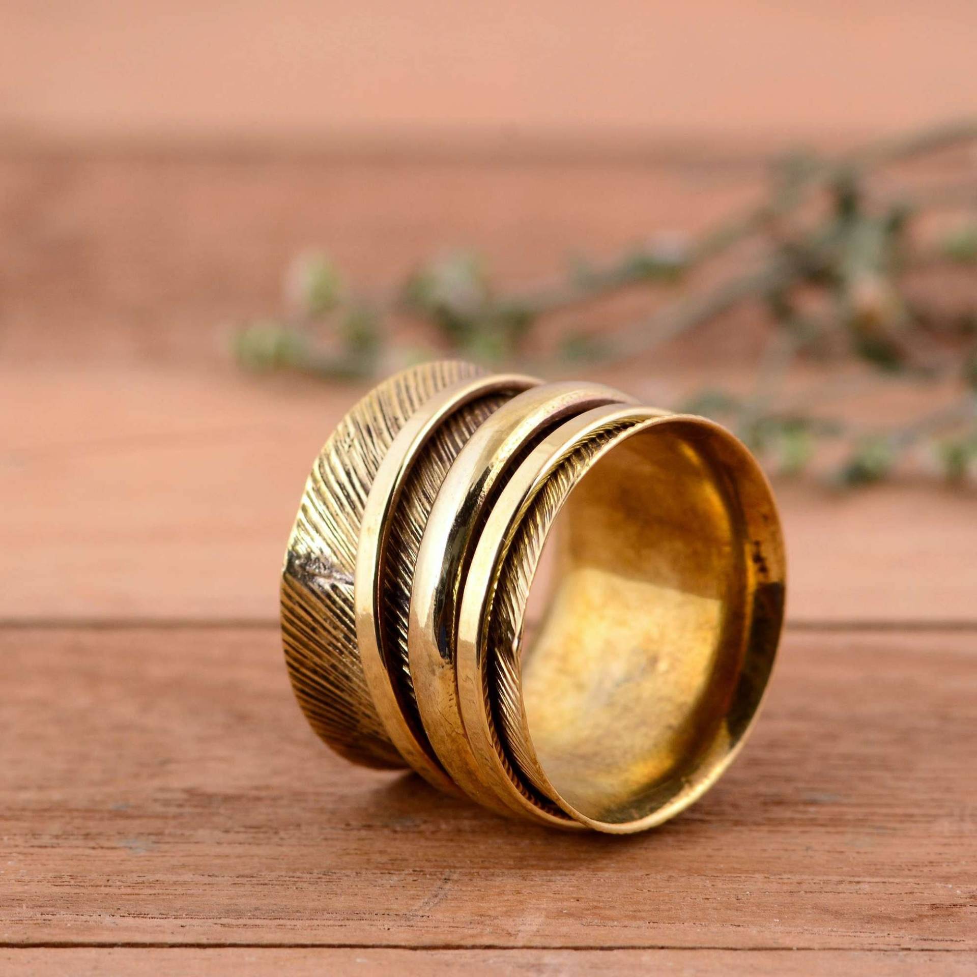 Spinner Ring, Messing Meditationsring, Angst Handgefertigter Daumenring Für Frauen, Ring Geschenk, Weihnachtsgeschenke von Shyamjewelrs