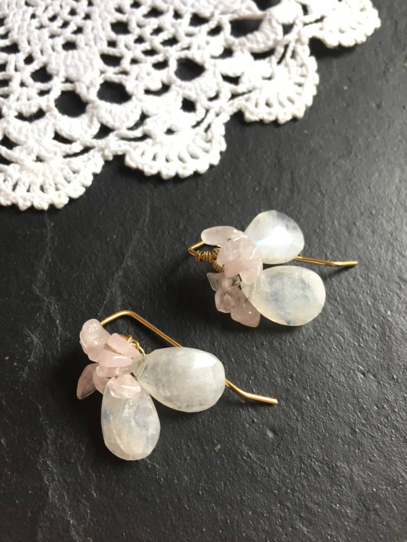 Regenbogen-Mondstein, Rosa Chalcedon Lange Ohr Zurück Ohrringe von SiJewelryDesign