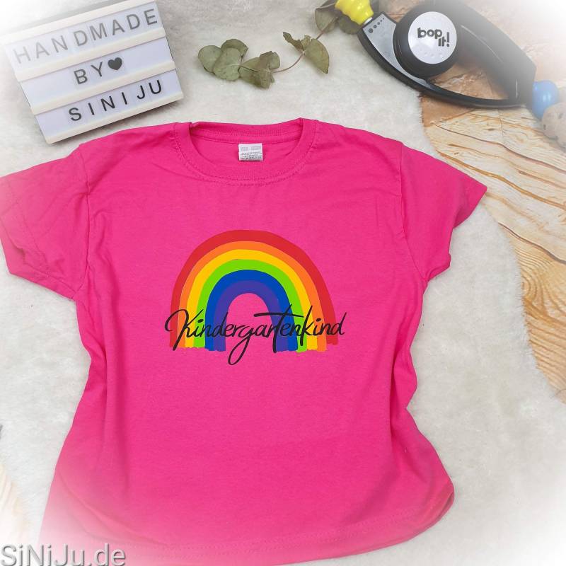 Kindergarten Shirt Gr. 104 3-4 Jahre Regenbogen 100 % Baumwolle , Geschenk Personalisierbar Pink Kindergarten Shirt Gr. 104 3-4 Jahre Regenbogen 100 % Baumwolle , Geschenk Personalisierbar Pink von SiNiJu