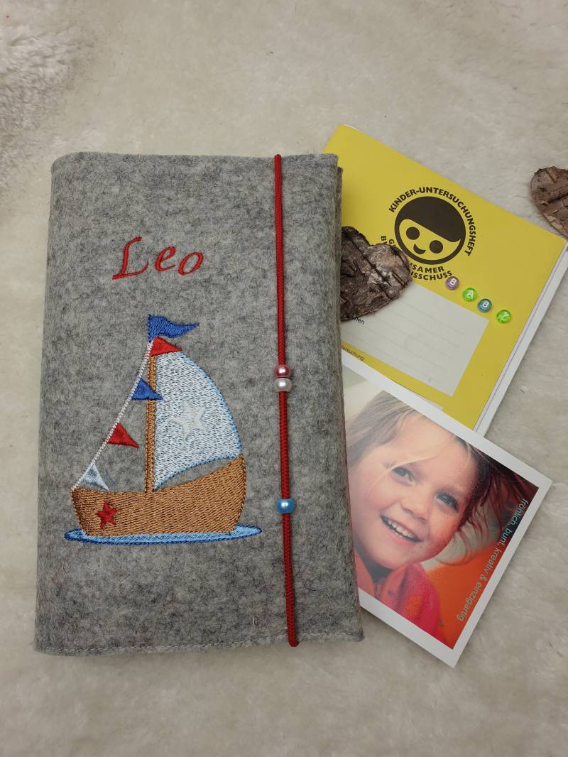 U-Hefthülle Segelboot Schutzhülle Mit Namen | Geschenk Zur Geburt , Personalisiert Maritim von SiNiJu