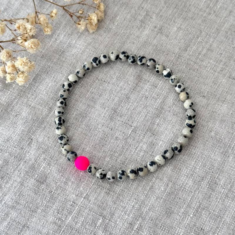 Armband Neon | Jaspis Naturstein Perlen Dalmatiner Glasperle Pink Schwarz Weiß Schmuck von SiOhLy