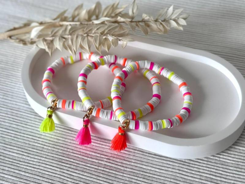 Neon Armbänder | Katsuki Armband Weiß Mit Pink, Orange, Gelb Aus Katsuki-Perlen Quaste Schmuck Neon Armbänder | Katsuki Armband Weiß Mit Pink, Orange, Gelb Aus Katsuki-Perlen Quaste Schmuck von SiOhLy
