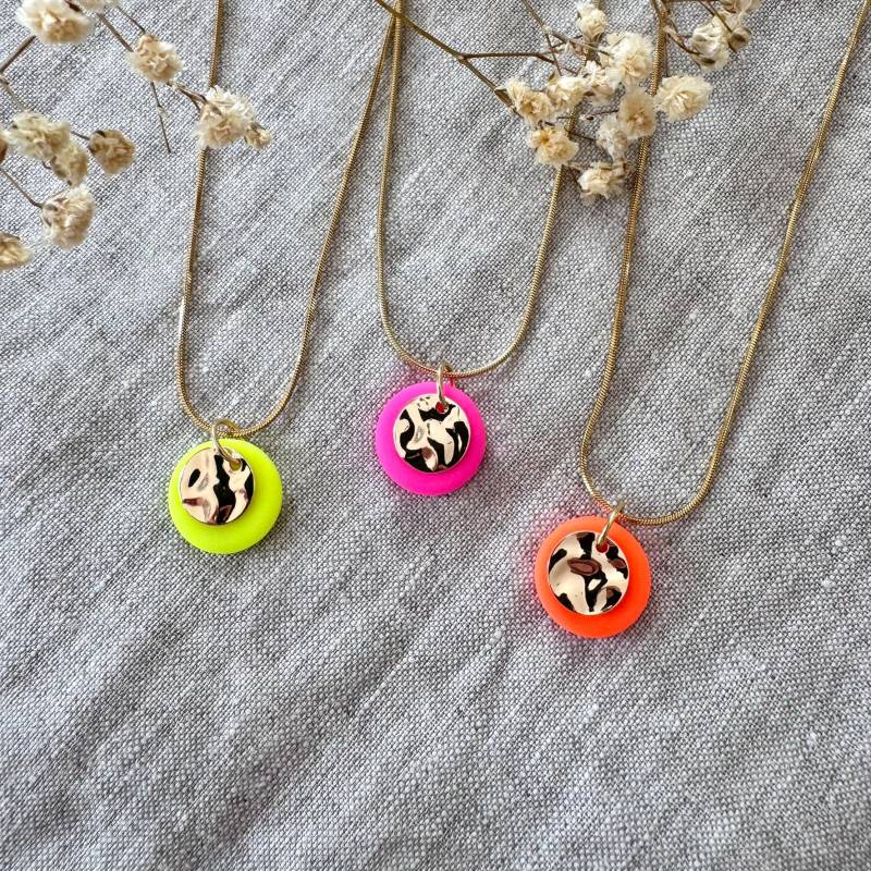 Neon Halskette L Edelstahl Mit Anhänger Schlangenkette Vergoldet Schmuck Neon Halskette L Edelstahl Mit Anhänger Schlangenkette Vergoldet Schmuck von SiOhLy