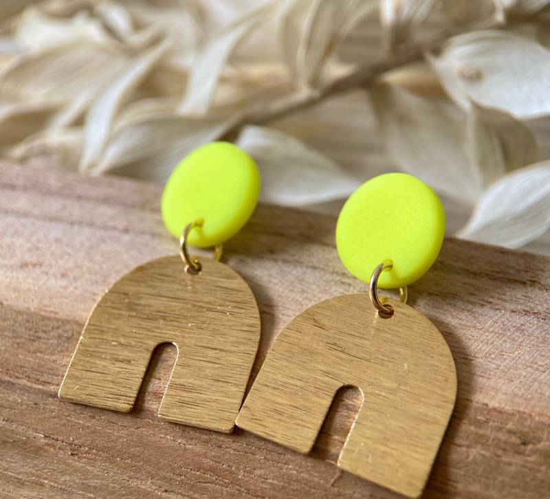 Ohrringe Neon Gelb Messing | Hängende Neongelb Ohrhänger Gold von SiOhLy