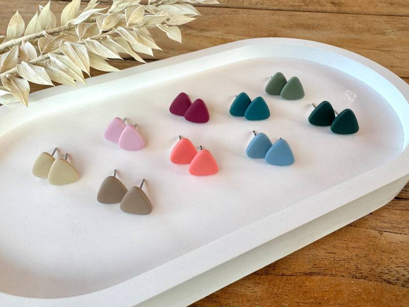 Dreieckige Ohrringe | Ohrstecker Dreieck Schlichte Bunt Kleine Polymer Ton Dreieckige Ohrringe | Ohrstecker Dreieck Schlichte Bunt Kleine Polymer Ton von SiOhLy