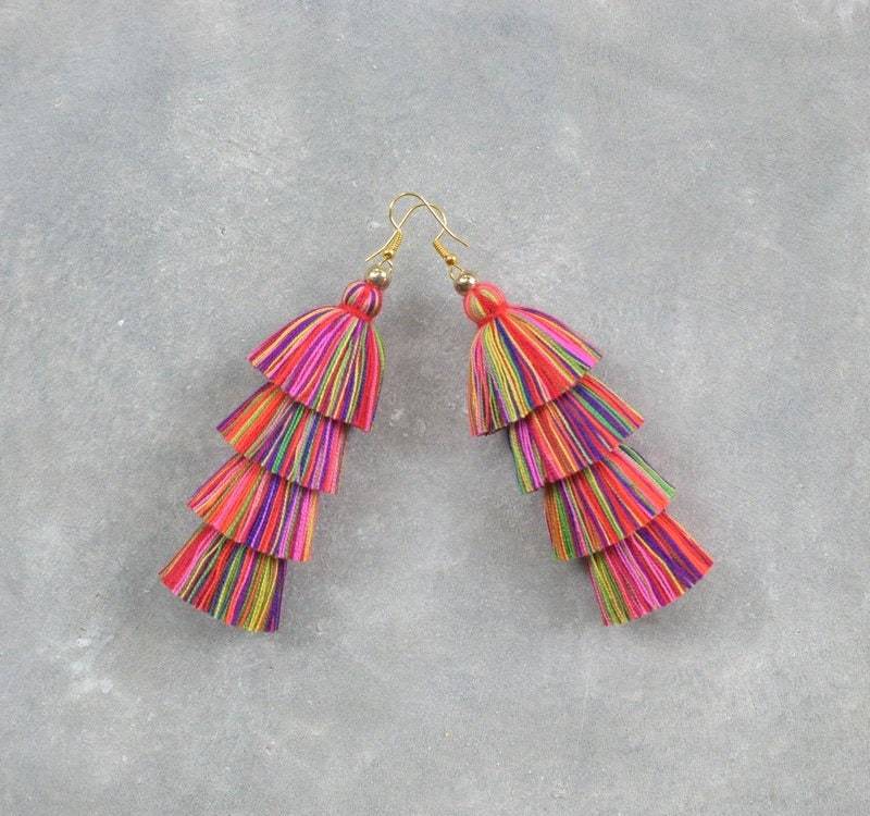 Bunte Quasten Ohrringe von SiamHillTribes