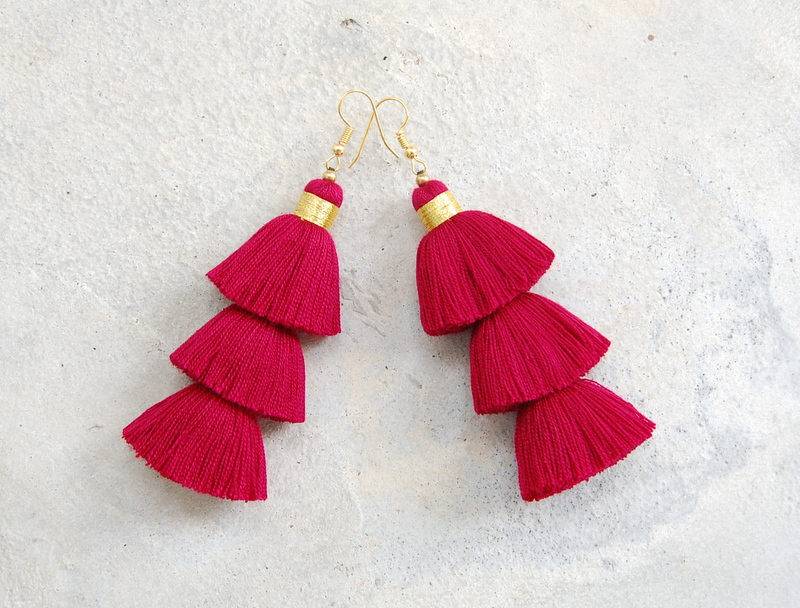 Drei Abgestufte Kastanienbraune Quasten Ohrringe von SiamHillTribes