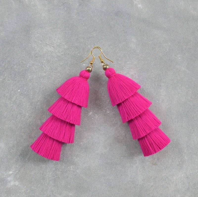 Handgemachte Fuchsia Pink Quaste Ohrringe von SiamHillTribes