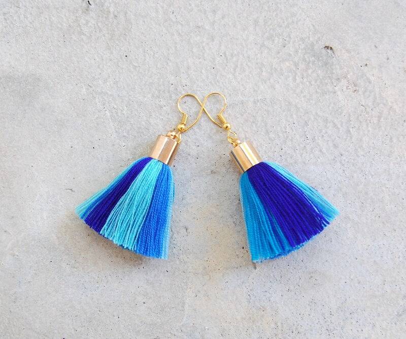 Handgemachte Multi Blau Quaste Ohrringe von SiamHillTribes