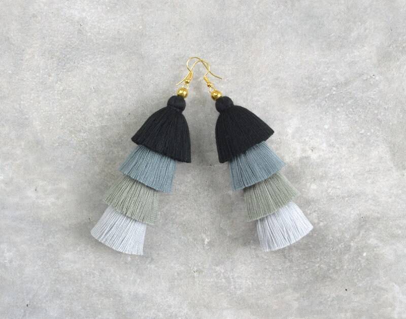 Handgemachte Ombre Graue Quasten Ohrringe von SiamHillTribes