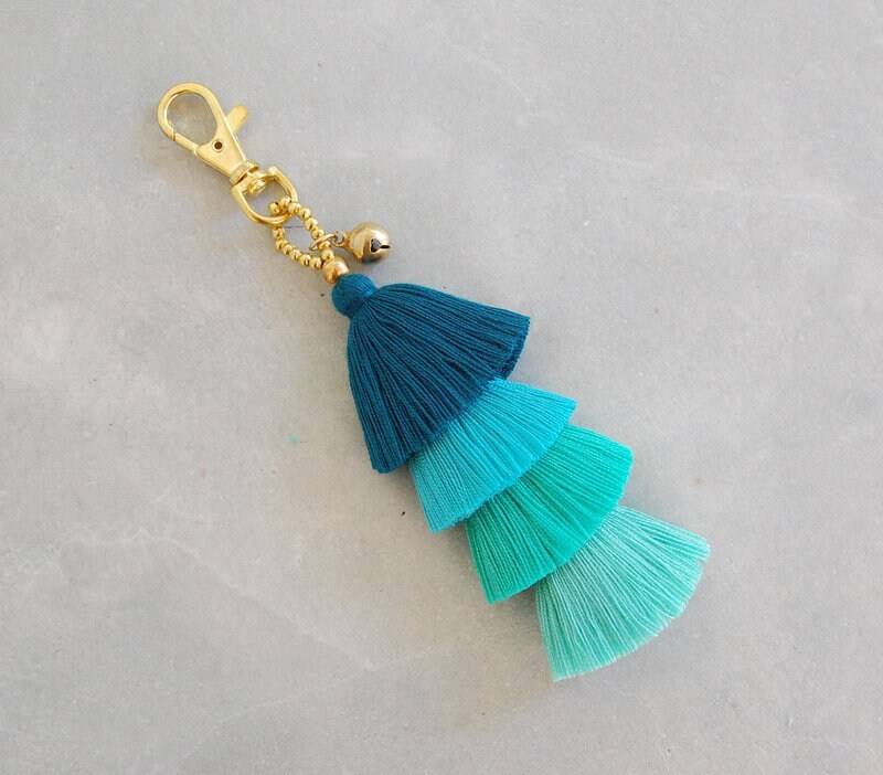 Handgemachte Ombre Mint Grün Quaste Reißverschluss Anhänger von SiamHillTribes