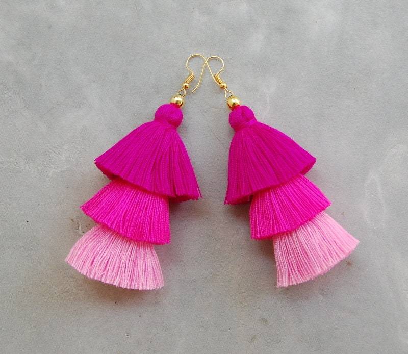 Handgemachte Rosa Ombre Quasten Ohrringe von SiamHillTribes