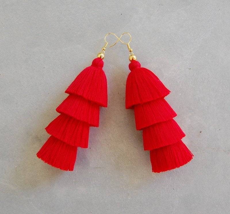 Handgemachte Rote Quaste Ohrringe von SiamHillTribes