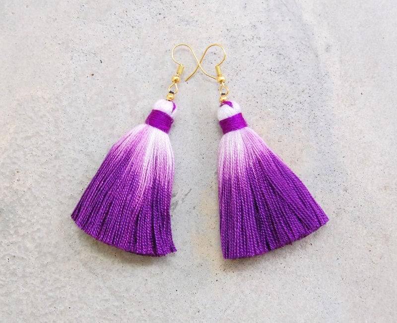 Kleine Lila Quaste Ohrringe von SiamHillTribes