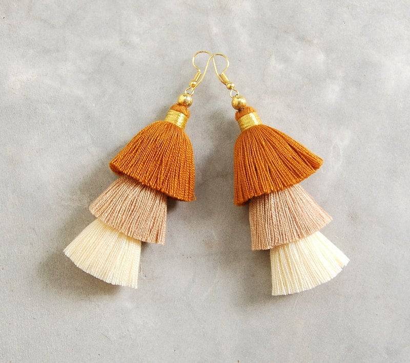 Ombre Braun Quaste Ohrringe von SiamHillTribes