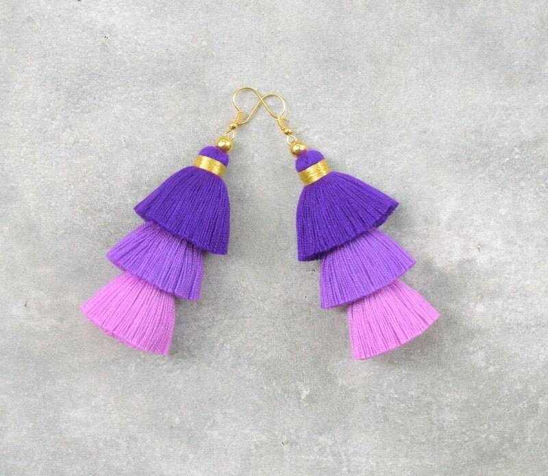 Ombre Lila Drei Tier Quaste Ohrringe von SiamHillTribes