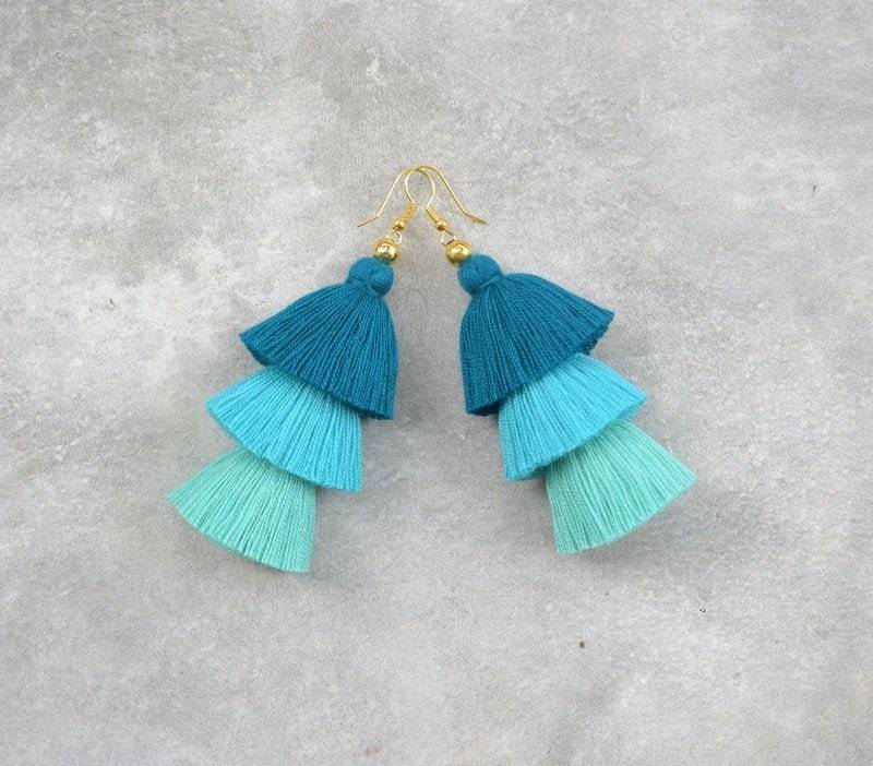 Ombre Mint Grün 3-Tier Quaste Ohrringe von SiamHillTribes