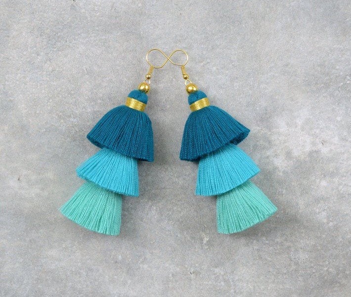 Ombre Mintgrün Drei Tier Quaste Ohrringe von SiamHillTribes