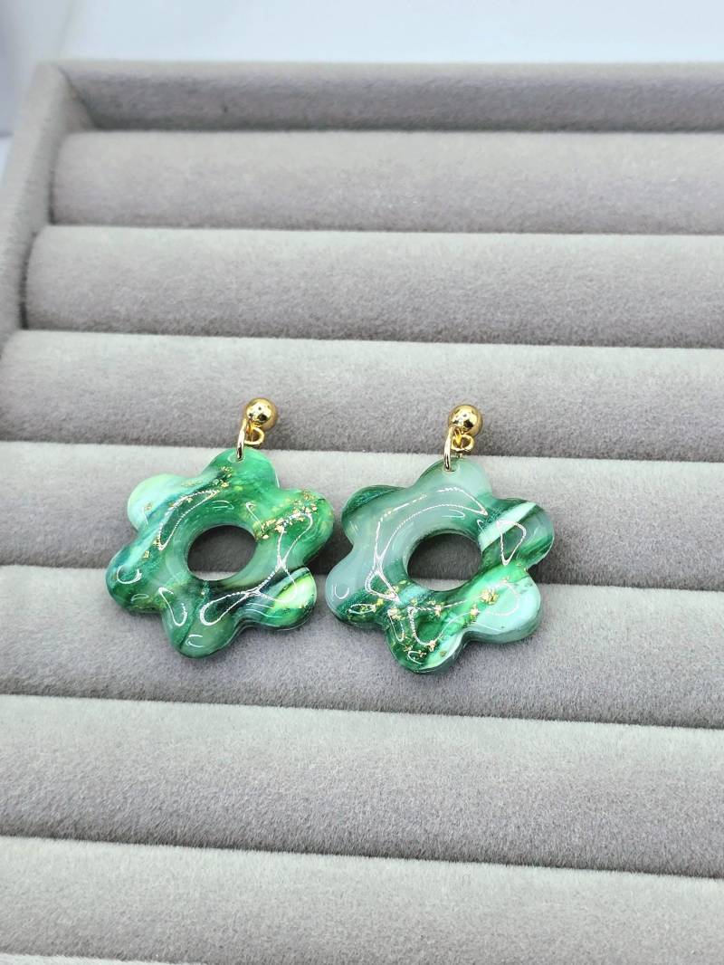 Siara Fancy Flowers/Ohrringe Aus Polymerton Mit 18K Vergoldeten Ohrsteckern von SiaraClayArt