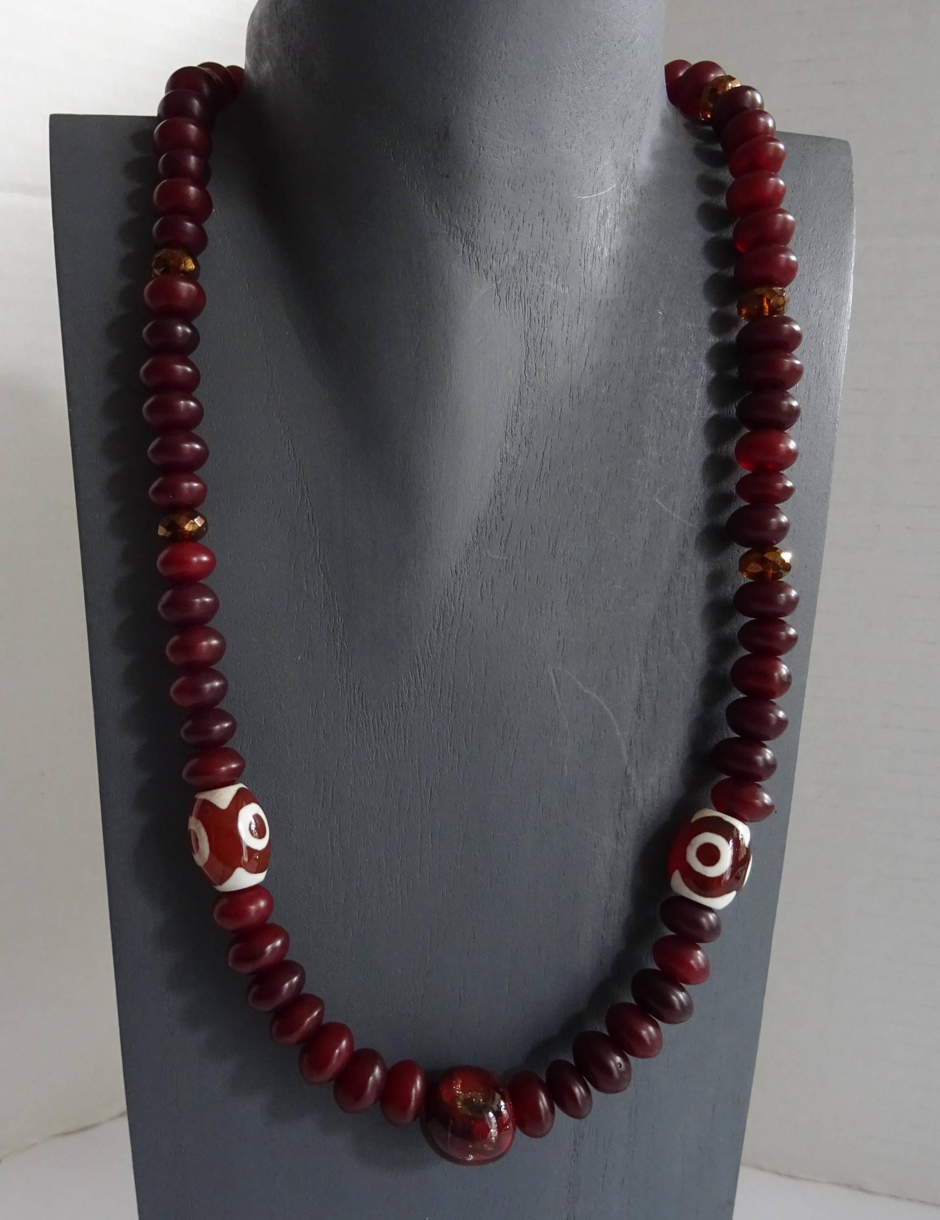 Braune Resinperlen Kette , Perlen Collier, Kunstharzperlen, Statement Kette, Beadworkperlen, Halsschmuck von SibeaDesign