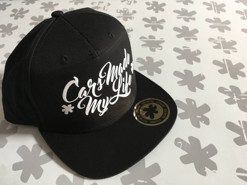 Cars Made My Life 5 Panel Schwarz Snapback Cap Für Alle Auto-Enthusiasten von SickTshirts