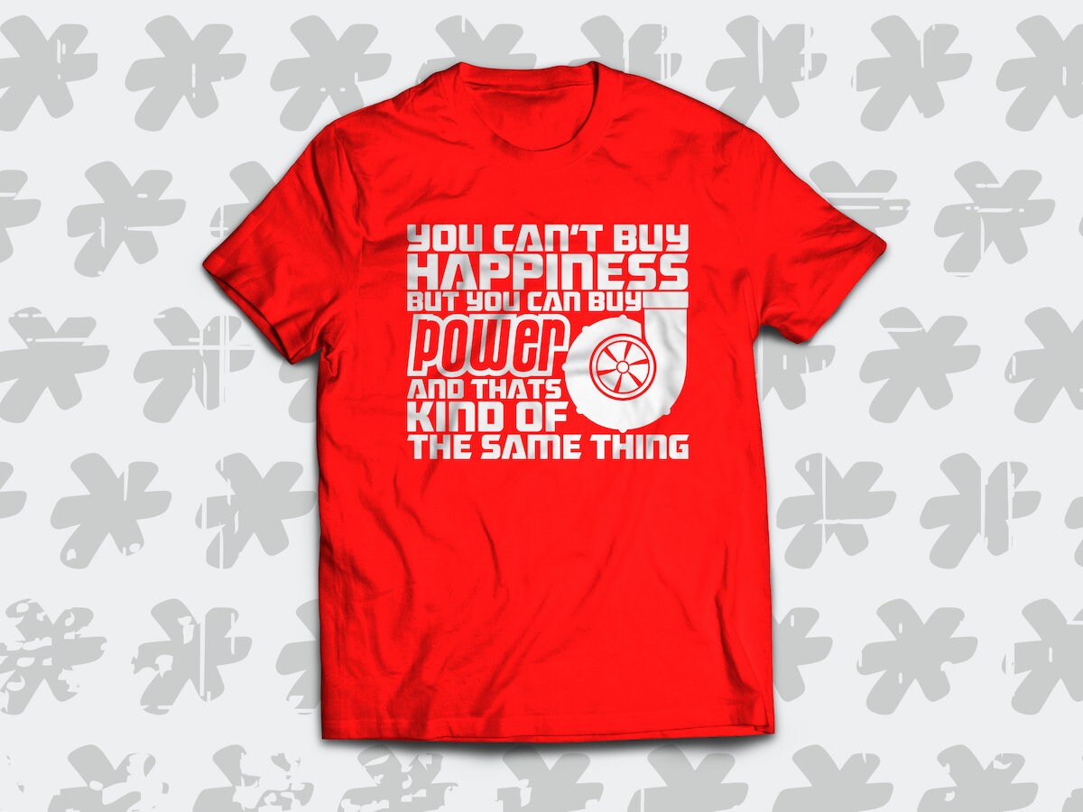 Glück = Power T-Shirt. Perfektes Automobilgeschenk Für Alle Pferdestärken-Fans Und Turbo-Autobegeisterte Glück = Power T-Shirt. Perfektes Automobilgeschenk Für Alle Pferdestärken-Fans Und Turbo-Autobegeisterte von SickTshirts