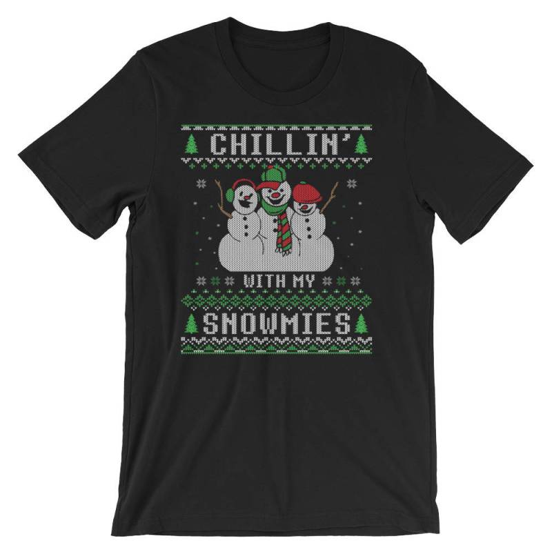 Chillin With My Snowmies Snowmen Ugly Christmas Sweater Style Kurzärmeliges Unisex T-Shirt von SickofworkDesigns