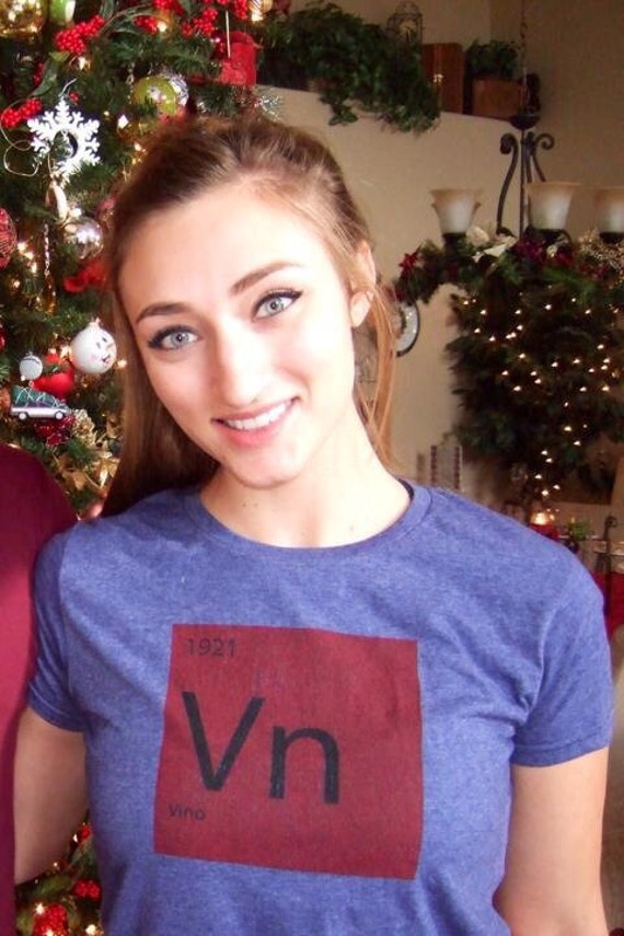 Das Element Wine T Shirt Wesentliche von SideStreetPrint