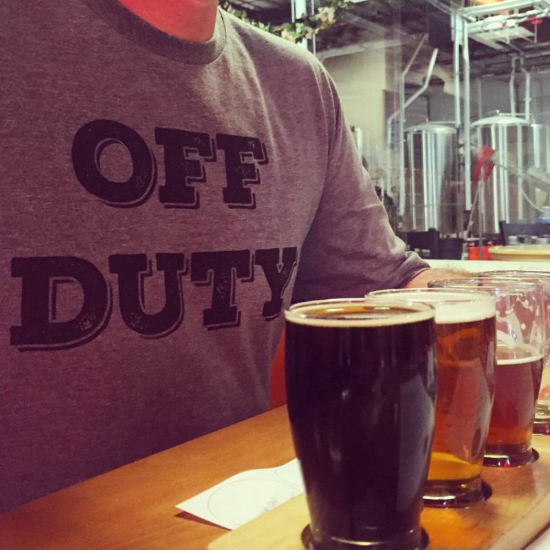 Off Duty - Tshirt Freund Geschenk Lustige Zitat T Shirt von SideStreetPrint