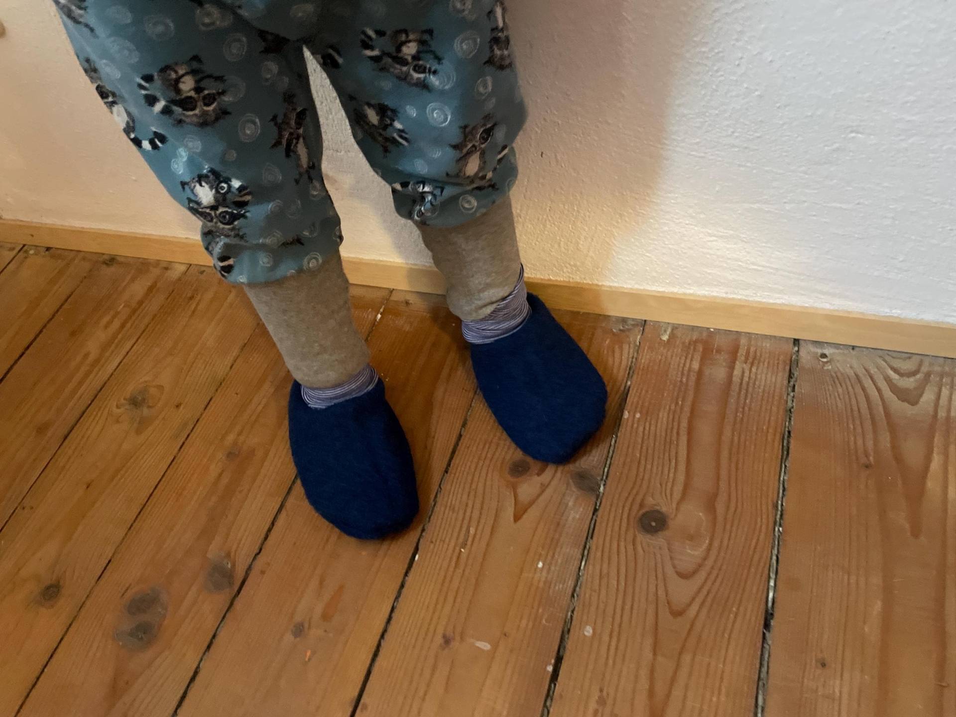 Walklodenschuhe, Nachhaltige Handgefertigte Herbst- & Winterschuhe Wolle, Krabbelschuhe Baby, Kinderschuhe - Viele Farben/Barfussschuhe Walklodenschuhe, Nachhaltige Handgefertigte Herbst- & Winterschuhe Wolle, Krabbelschuhe Baby, Kinderschuhe - Viele Farben/Barfussschuhe von SiebenGeisslein