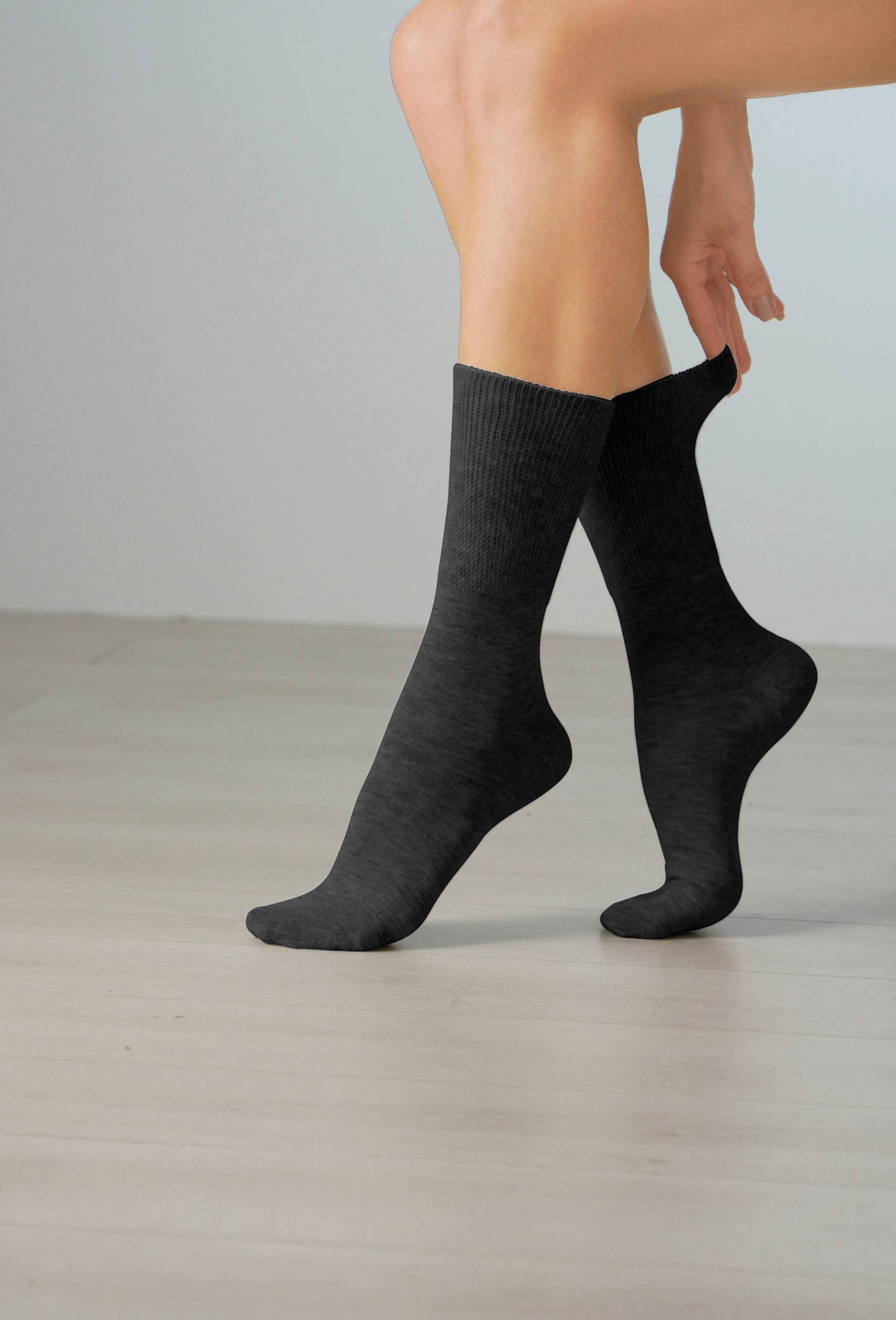 Sieh an! Damen Socken schwarz von wäschepur