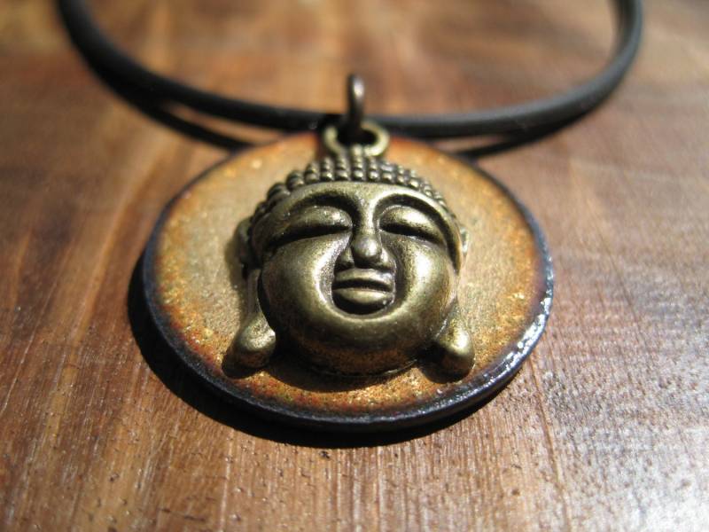 Buddha Halskette, Golden Emaille Anhänger, Schmuck, Yoga Schmuck von SiftandWinnow