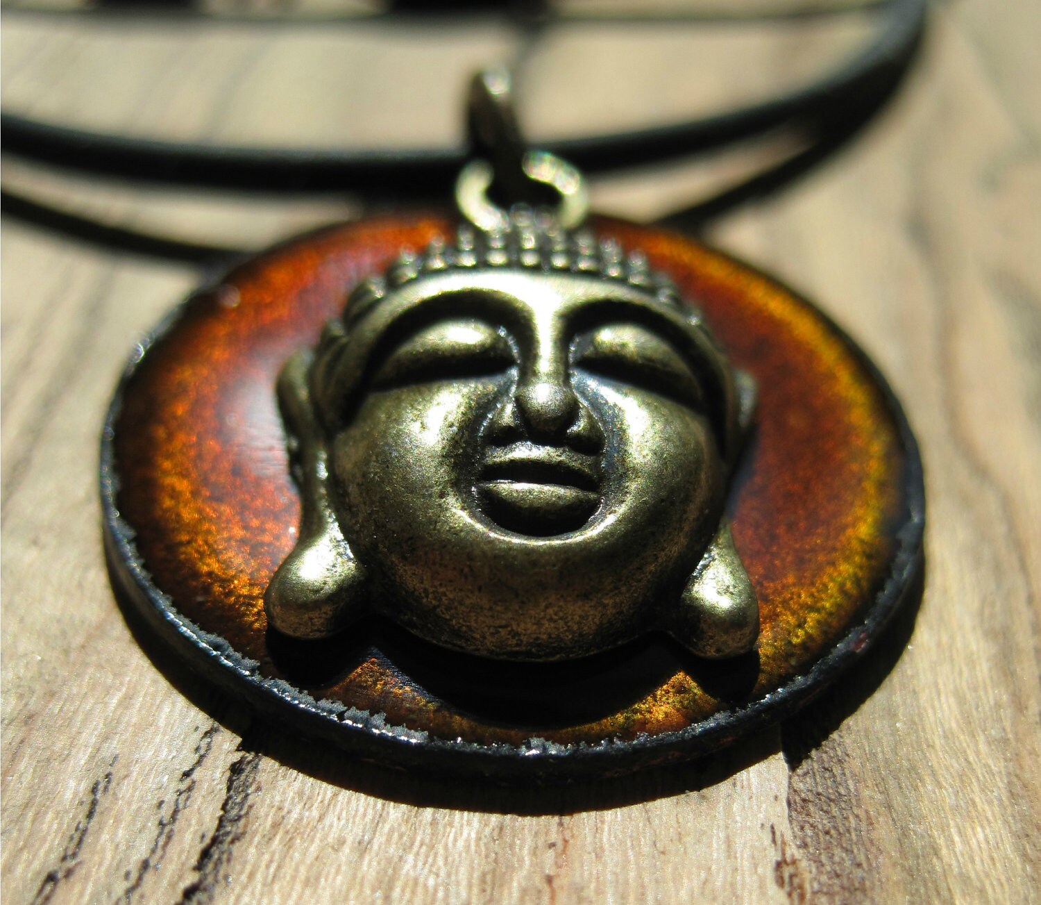 Buddha Schmuck, Halskette, Buddha-Anhänger, Kupfer Emaille Kastanie Braun, Yoga, Meditation Om, Braun Schmuck Buddha Schmuck, Halskette, Buddha-Anhänger, Kupfer Emaille Kastanie Braun, Yoga, Meditation Om, Braun Schmuck von SiftandWinnow