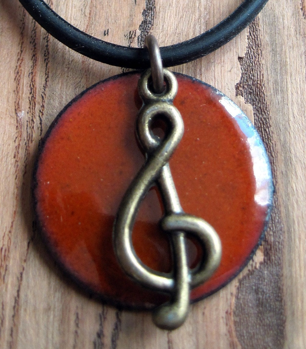 Clef Note Orange Emaille Auf Kupfer Halskette Handgemachte Anhänger Clef Note Orange Emaille Auf Kupfer Halskette Handgemachte Anhänger von SiftandWinnow