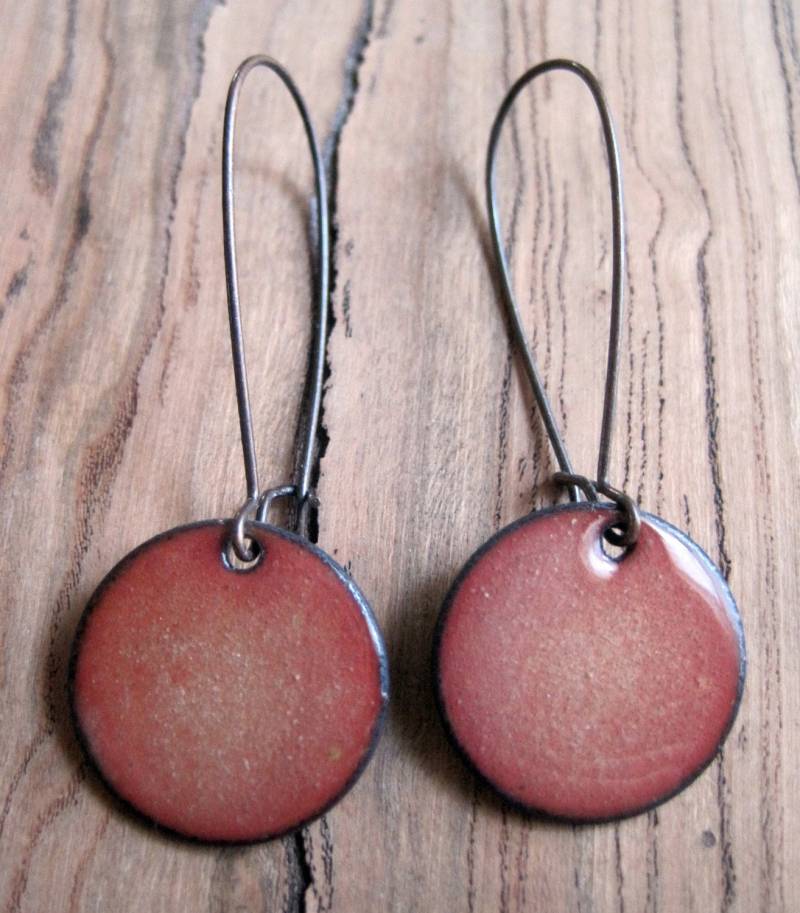 Gold Schimmer Emaille Ohrringe Kupfer Nickelfrei Nieren Ohrbügel von SiftandWinnow