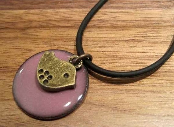 Violett Vogel Halskette, Orchidee Schmuck, Lila Emaille Vogel-Anhänger, Aubergine Halskette von SiftandWinnow