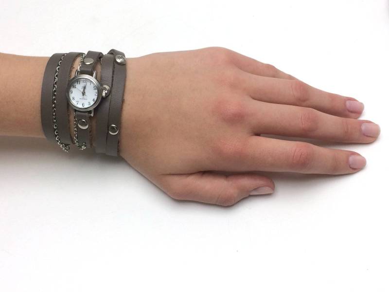 Kleine Uhr | Wrap in Braun Lederband Frauen Uhren Damen Armbanduhren Braun Ewrap Sigal Schmuck von SigalLeviLeather